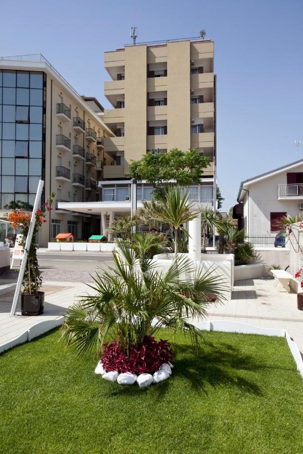 Hotel President Bellaria-Igea Marina Bagian luar foto